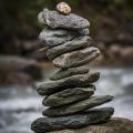 Equilibre cairn